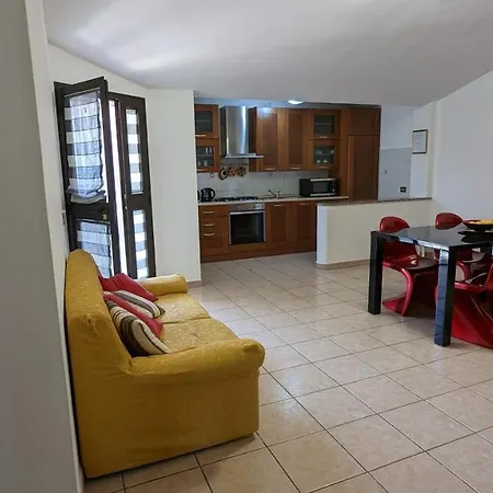 Grazioso E Confortevole Attico, Costa Sud-ovest Апартаменты *